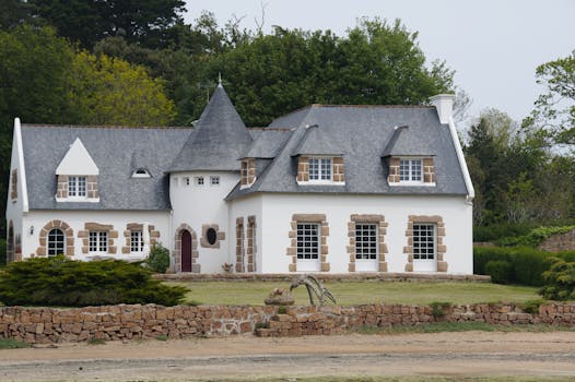 The Grand Estate Enigma: Navigating Manor Insurance with Confidence